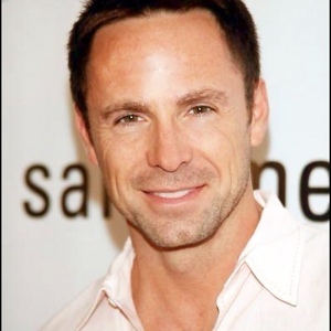 William deVry